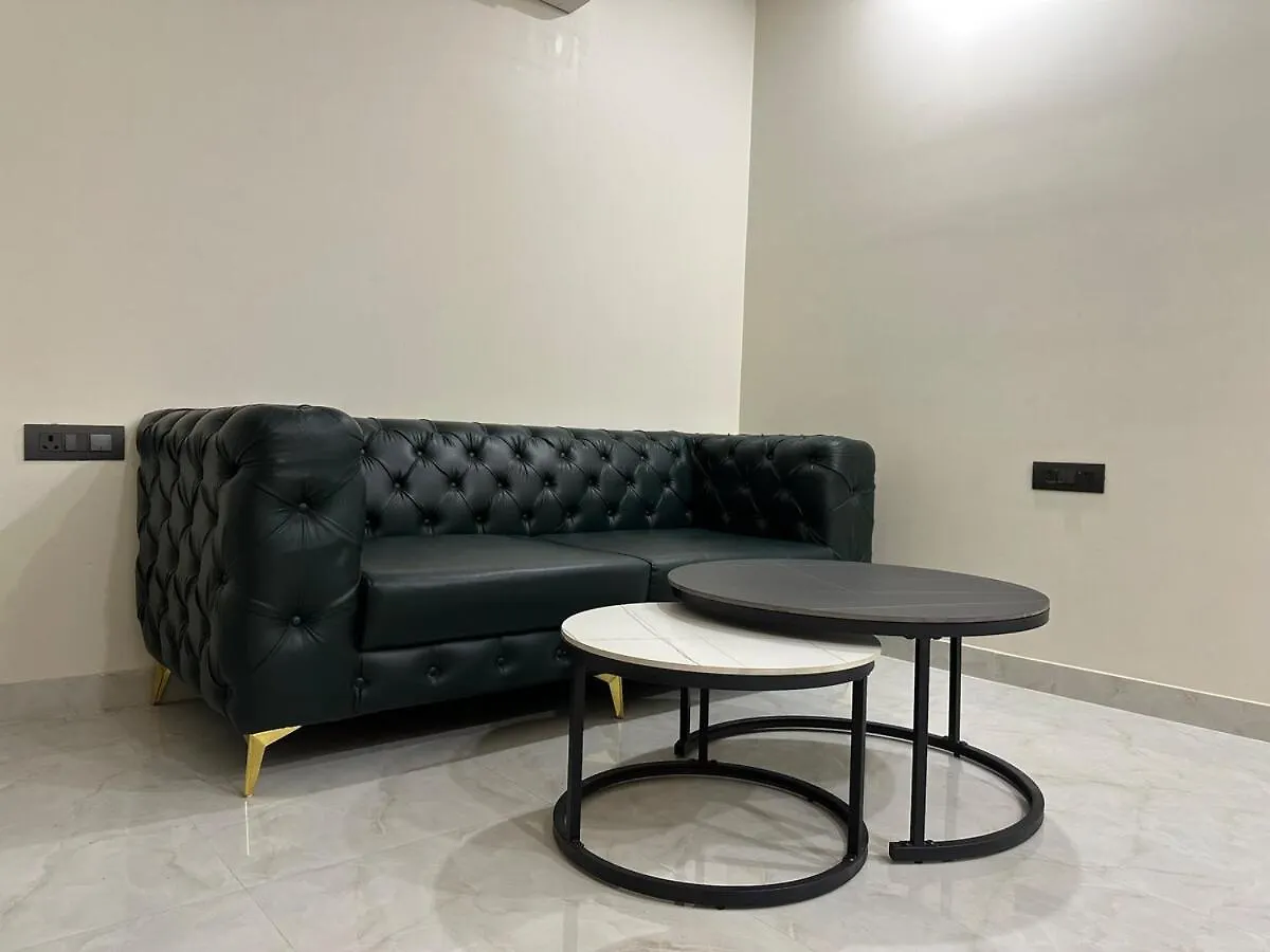Urban Keys 2Bhk Comfy Beds Wifi Daire Gurgaon Hindistan